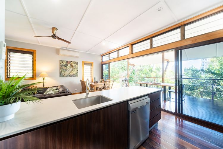 Full kitchen image 1