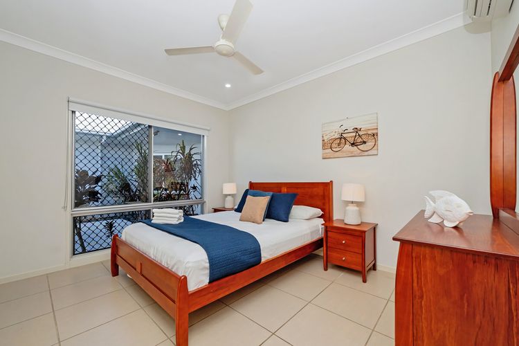 Bedroom 3 image 1