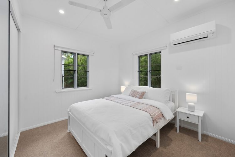 Bedroom 2 image 1