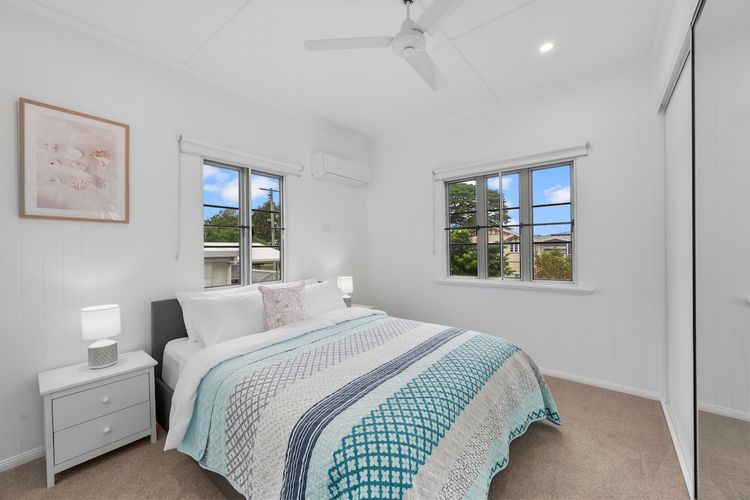 Bedroom 1 image 1