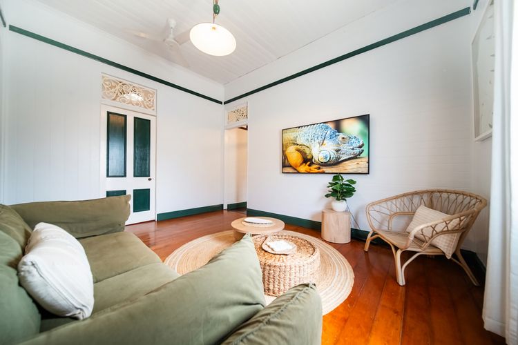 Living room image 3