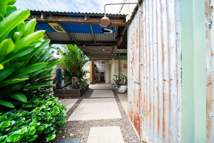 Exterior image 5