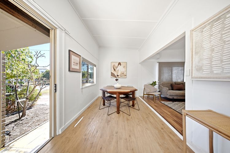 Entertainer on Eleventh