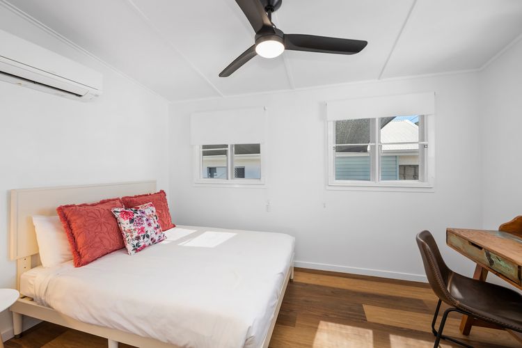 Bedroom 1 image 1