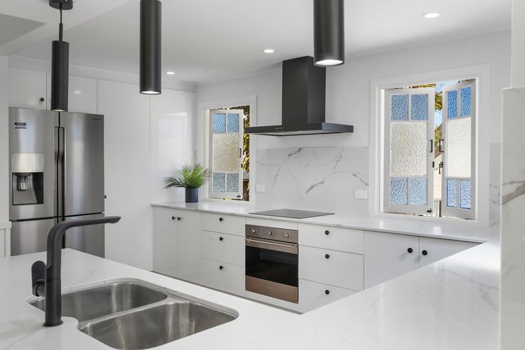 Full kitchen image 2