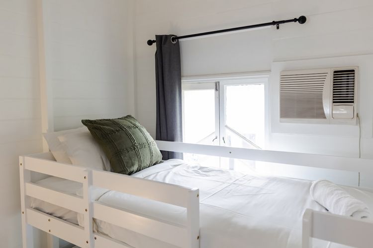 Bedroom 2 image 3
