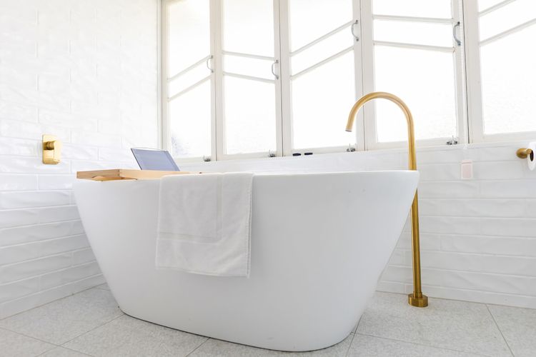 Full bathroom 2 image 2