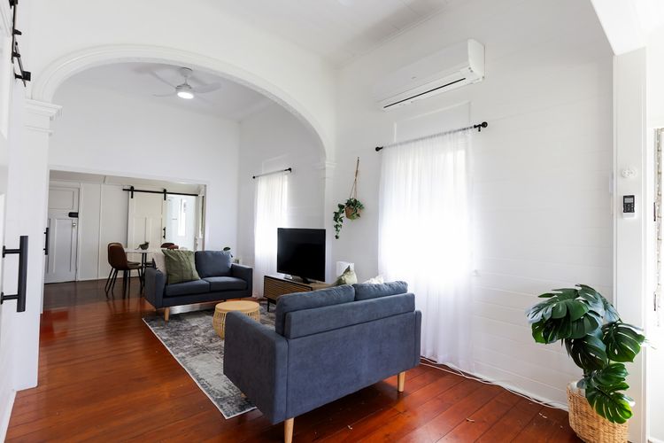 Living room image 3