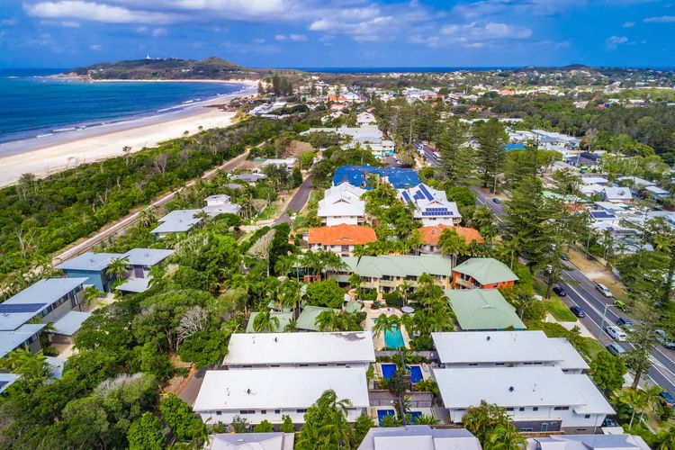 Kokos Beach House 2 – Belongil Beach pad with pool