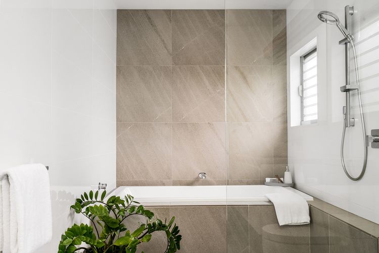 Kokos Beach House 2 – Belongil Beach pad with pool