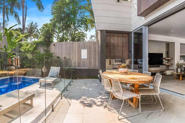 Kokos Beach House 2 – Belongil Beach pad with pool