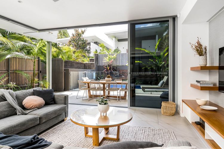 Kokos Beach House 2 – Belongil Beach pad with pool