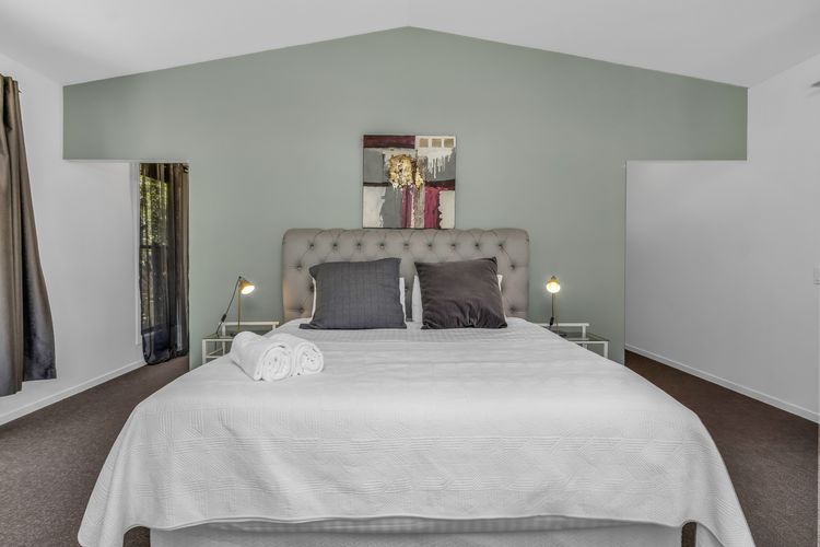 Lennox Coastal Retreat – resort-style home w. pool