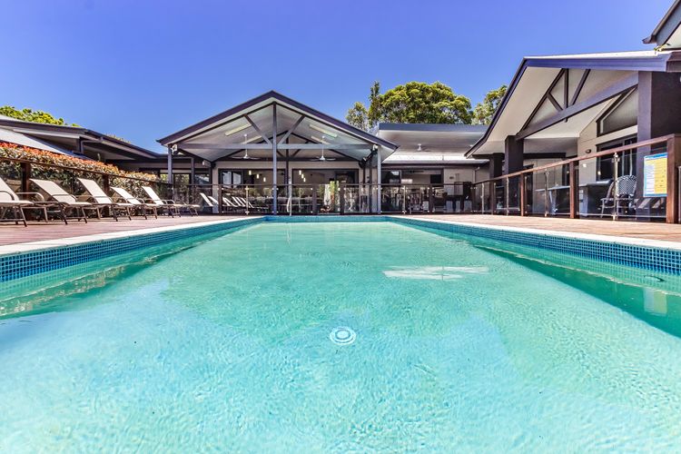 Lennox Coastal Retreat – resort-style home w. pool