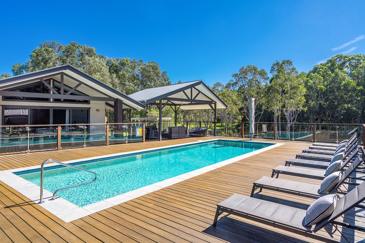 Lennox Coastal Retreat – resort-style home w. pool