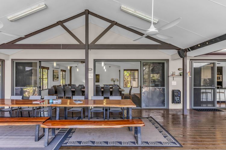 Lennox Coastal Retreat – resort-style home w. pool