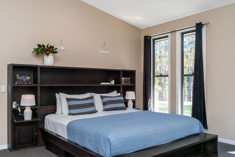 Lennox Coastal Retreat – resort-style home w. pool