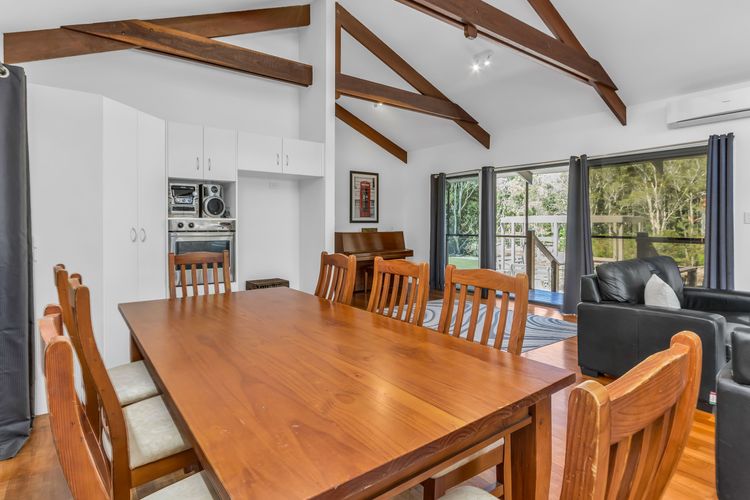 Lennox Coastal Retreat – resort-style home w. pool