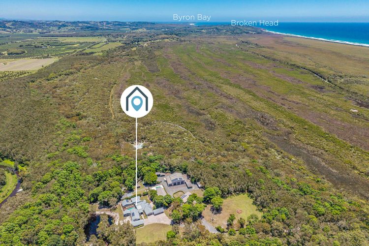 Lennox Coastal Retreat – resort-style home w. pool