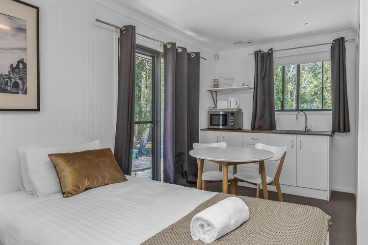 Lennox Coastal Retreat – resort-style home w. pool