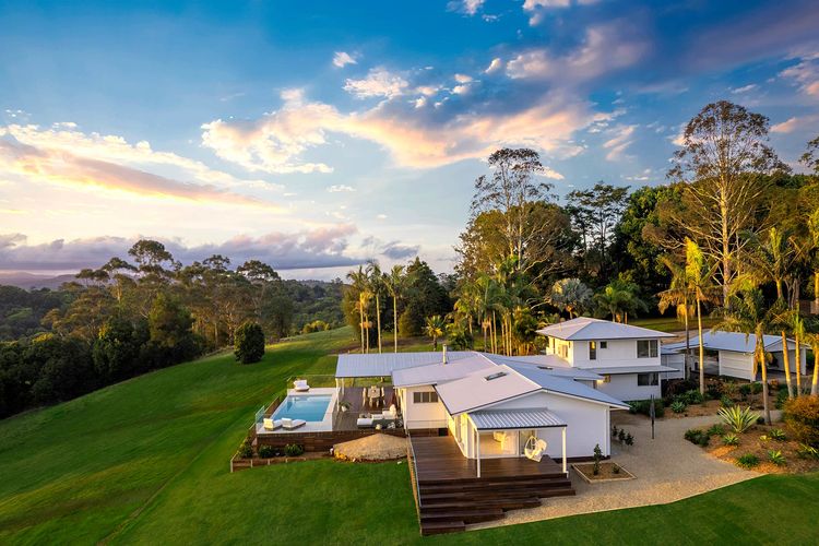 Miren Estate – lavish hinterland estate with pool