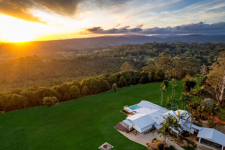 Miren Estate – lavish hinterland estate with pool