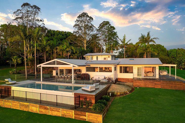 Miren Estate – lavish hinterland estate with pool