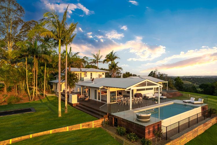 Miren Estate – lavish hinterland estate with pool