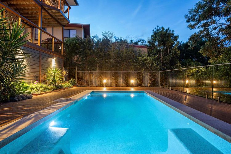 Mulivista – spacious home with ocean views & pool