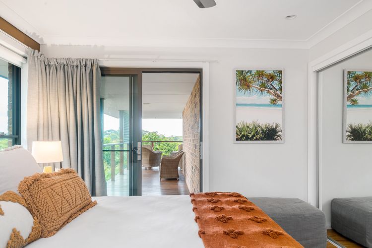 Mulivista – spacious home with ocean views & pool