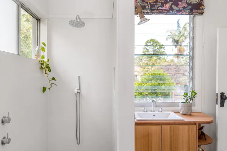 Mullum River House – waterfront heritage home