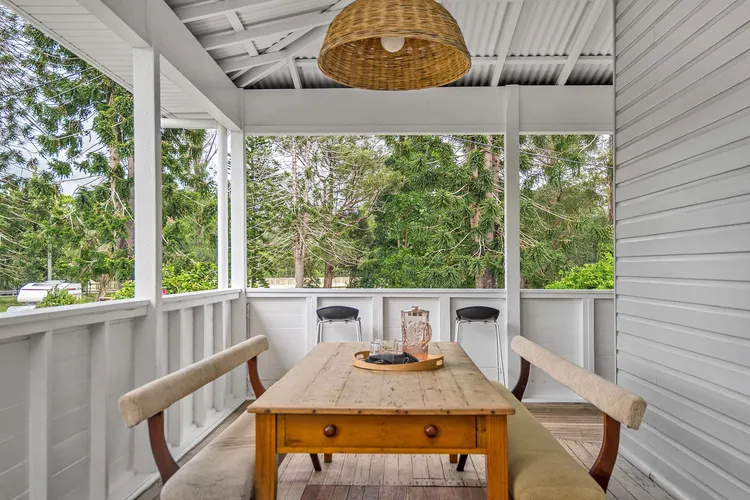 Mullum River House – waterfront heritage home