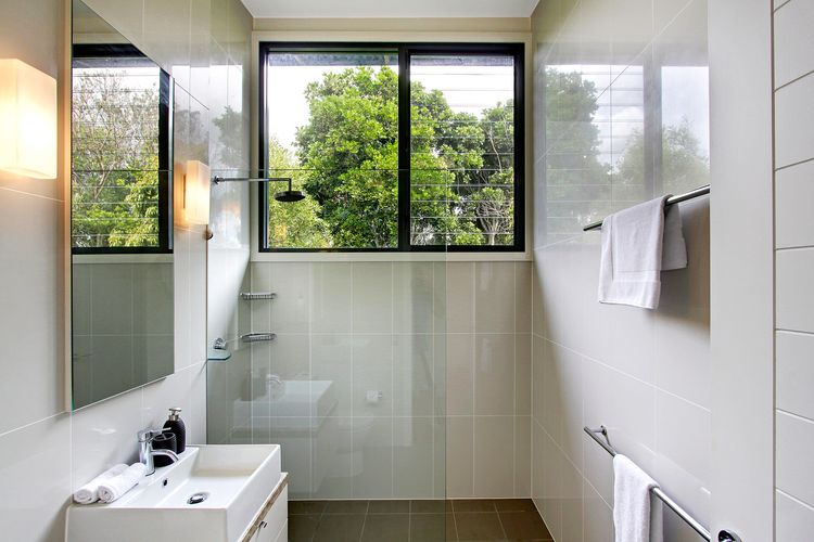 Ocean View at Kiah – near Belongil Beach with pool