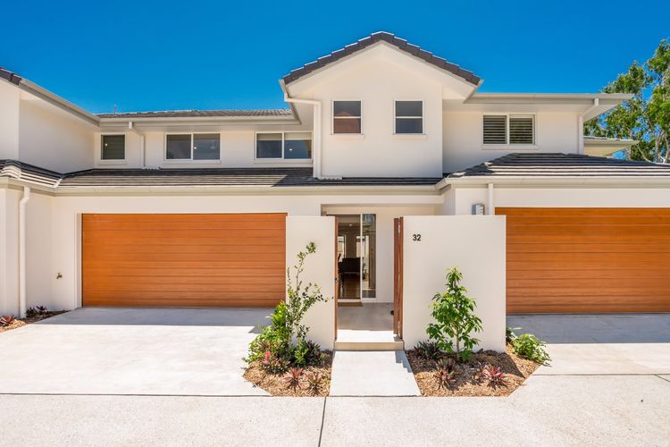 Ocean Walk – villa with pool near Main Beach