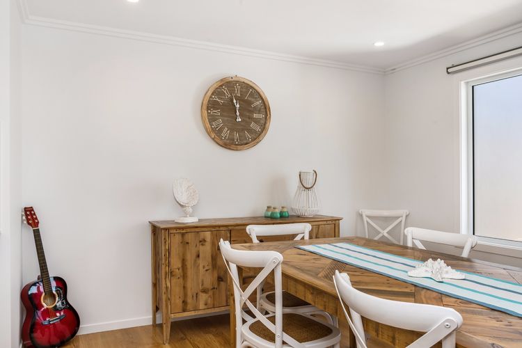 Ocean Walk – villa with pool near Main Beach