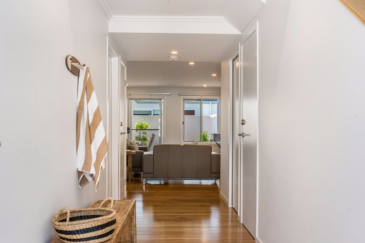 Ocean Walk – villa with pool near Main Beach