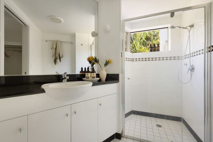 Oceanfront Byron Palms – 2 BR Main Beach apartment