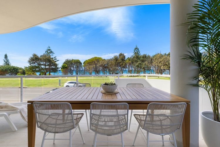 Oceanfront Byron Palms – 2 BR Main Beach apartment