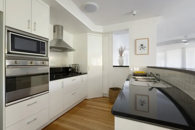 Oceanfront Byron Palms – 2 BR Main Beach apartment