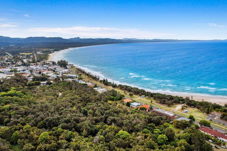 Pacific Blue – beachfront 2 BR apartment with pool