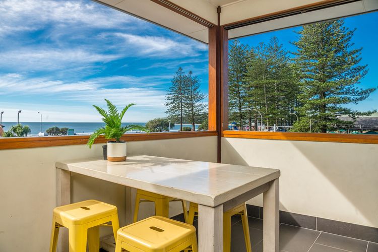 Quiksilver Apartments The Pass – steps from beach
