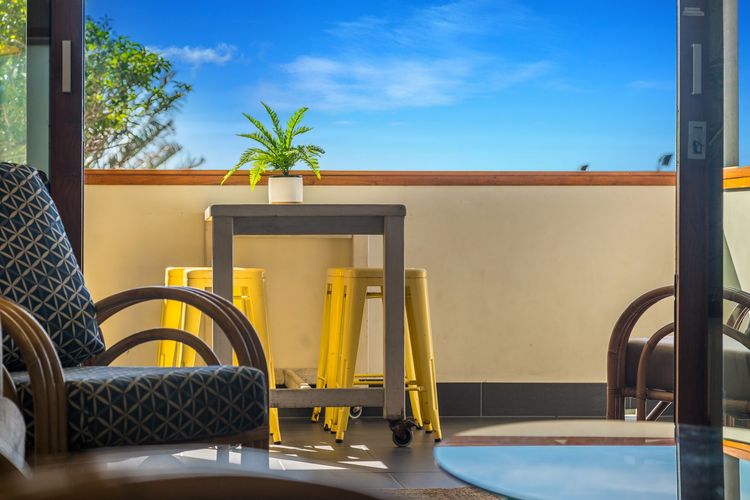 Quiksilver Apartments The Pass – steps from beach