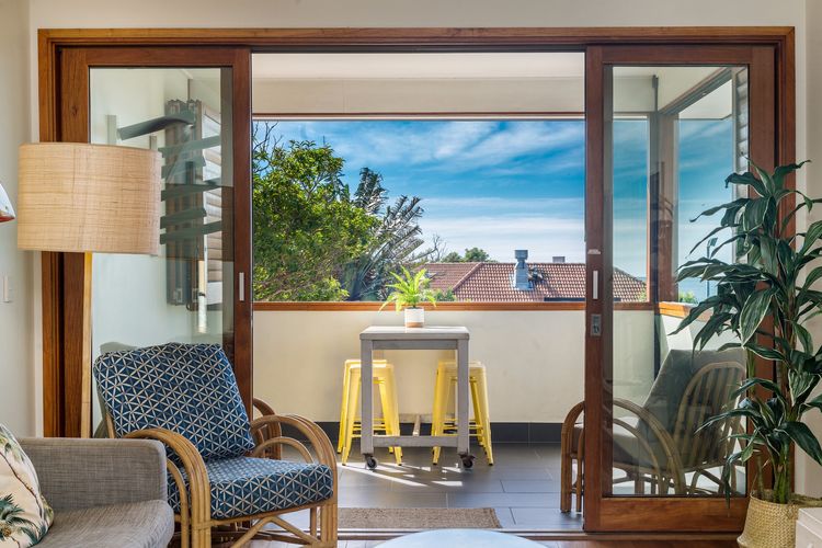 Quiksilver Apartments The Pass – steps from beach