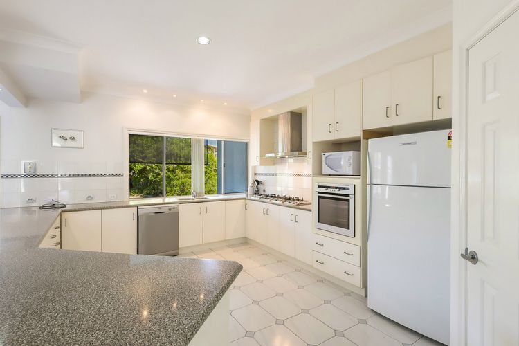 Serendipity – 4 BR beachfront Lennox Head home