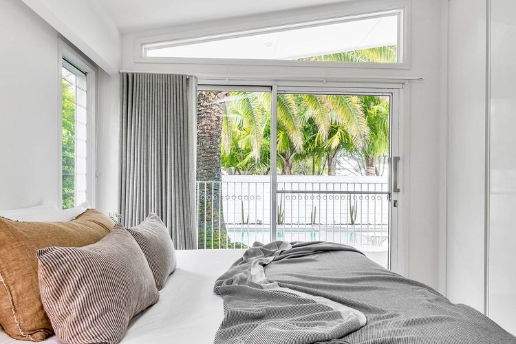 The Chalet – designer 3 BR retreat with pool