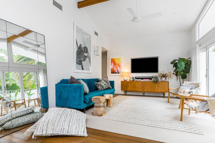 The Chalet – designer 3 BR retreat with pool