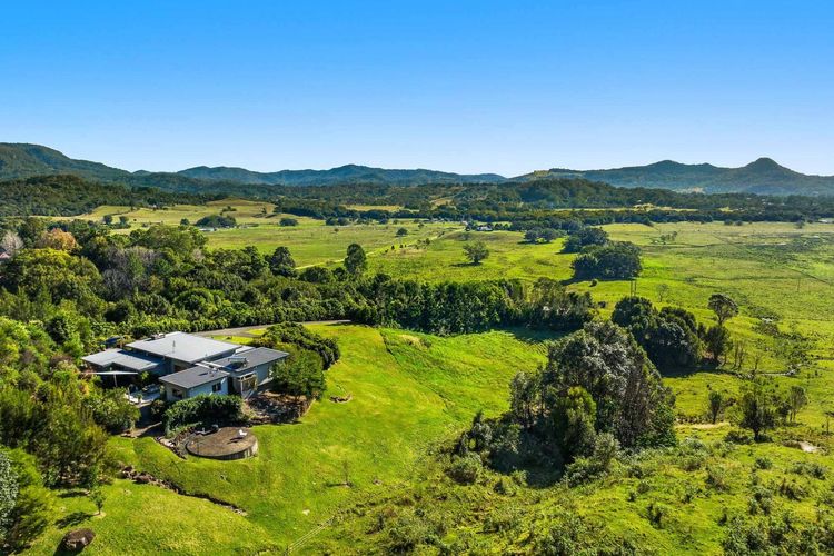 The Springs – architect-designed home with pool