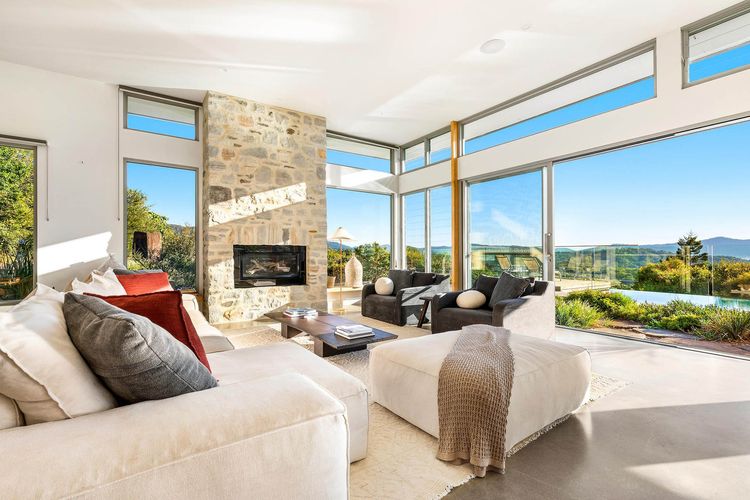 The Springs – architect-designed home with pool