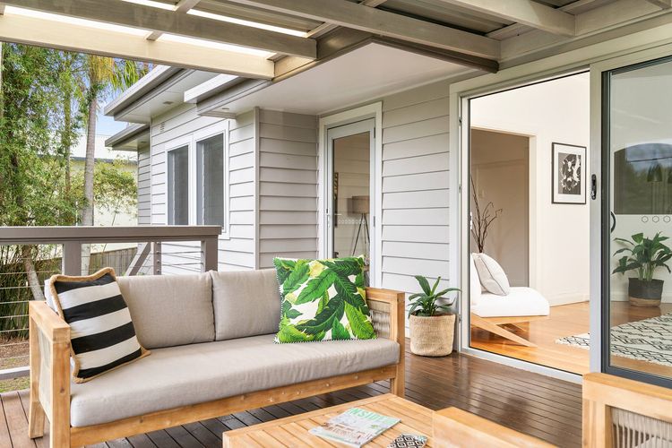 The White Rabbit – with studio & covered deck