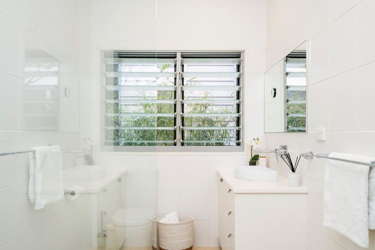 The White Rabbit – with studio & covered deck